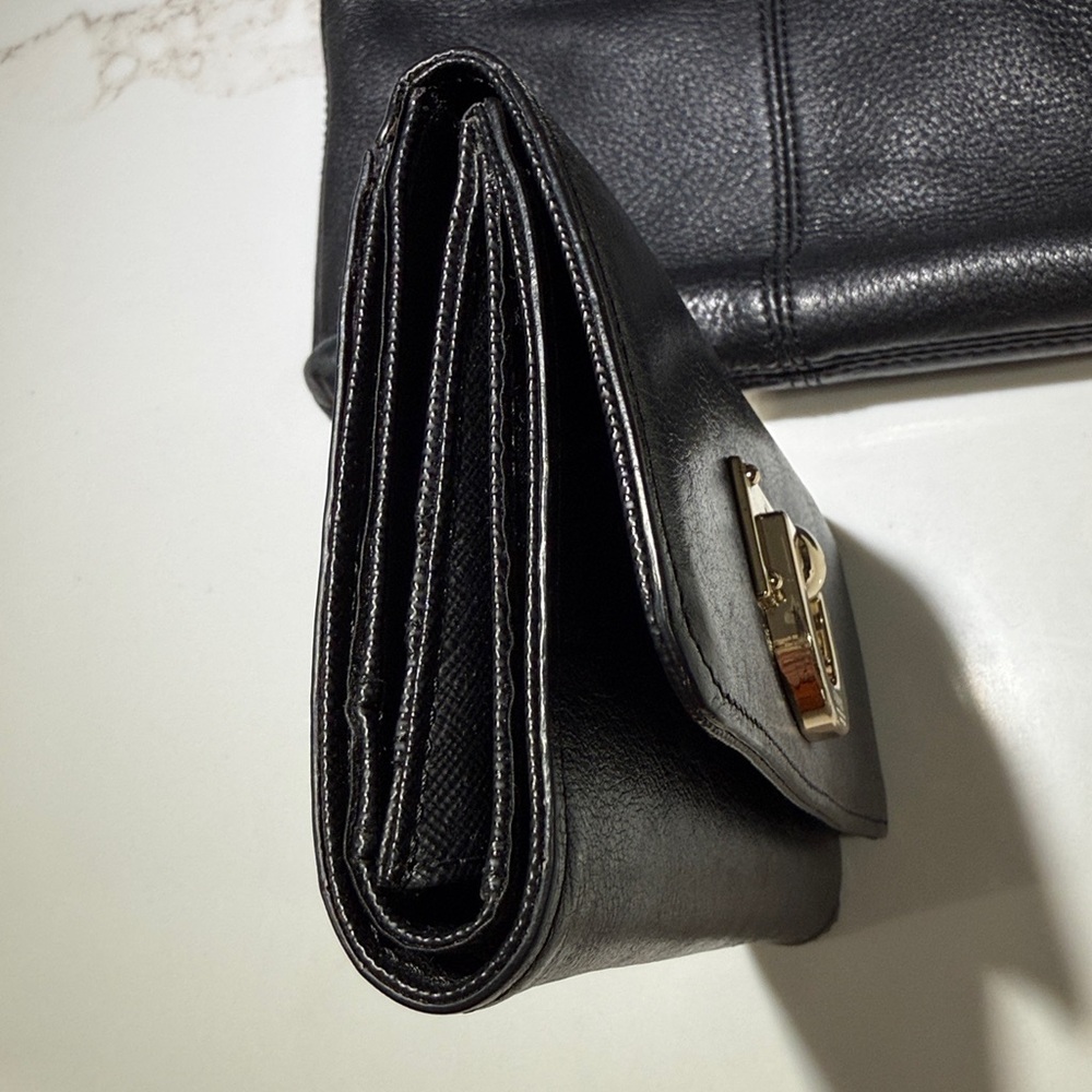 🥳🥳2 PIECE DKNY Set Leather Crossbody Bag & Wallet with storage bag, Black - Picture 5 of 16